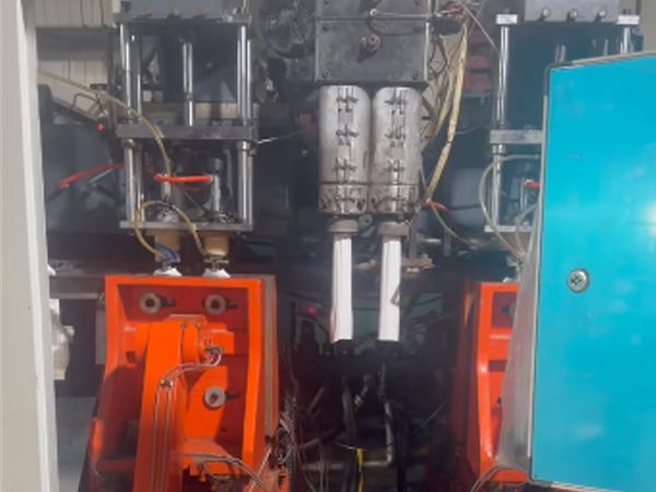 Blow Molding Machine